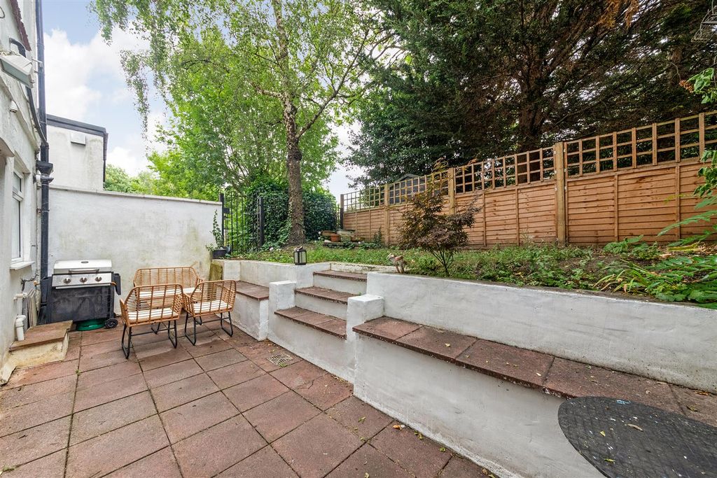 Property photo 2 of 14 Private Garden
