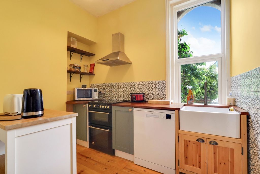 Property photo 2 of 10 Img_3895-Img_3897