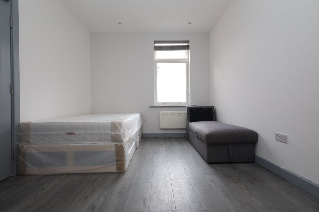 Property photo 1 of 3