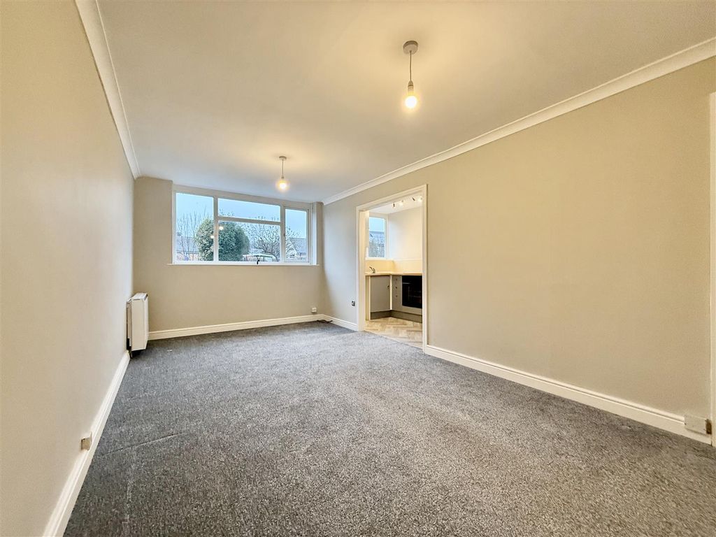 Property photo 2 of 14 2