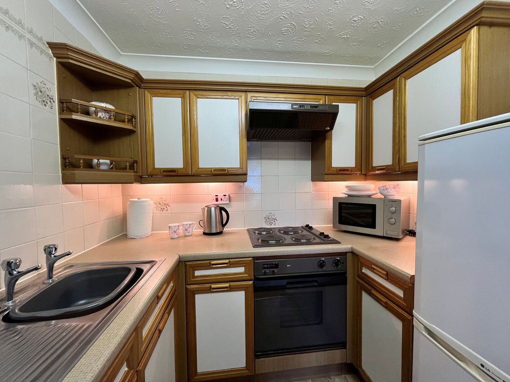 Property photo 3 of 11