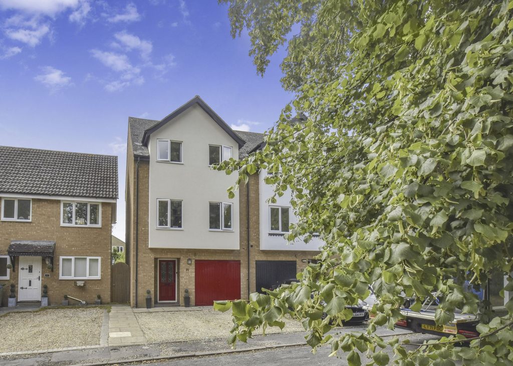 Property photo 1 of 26