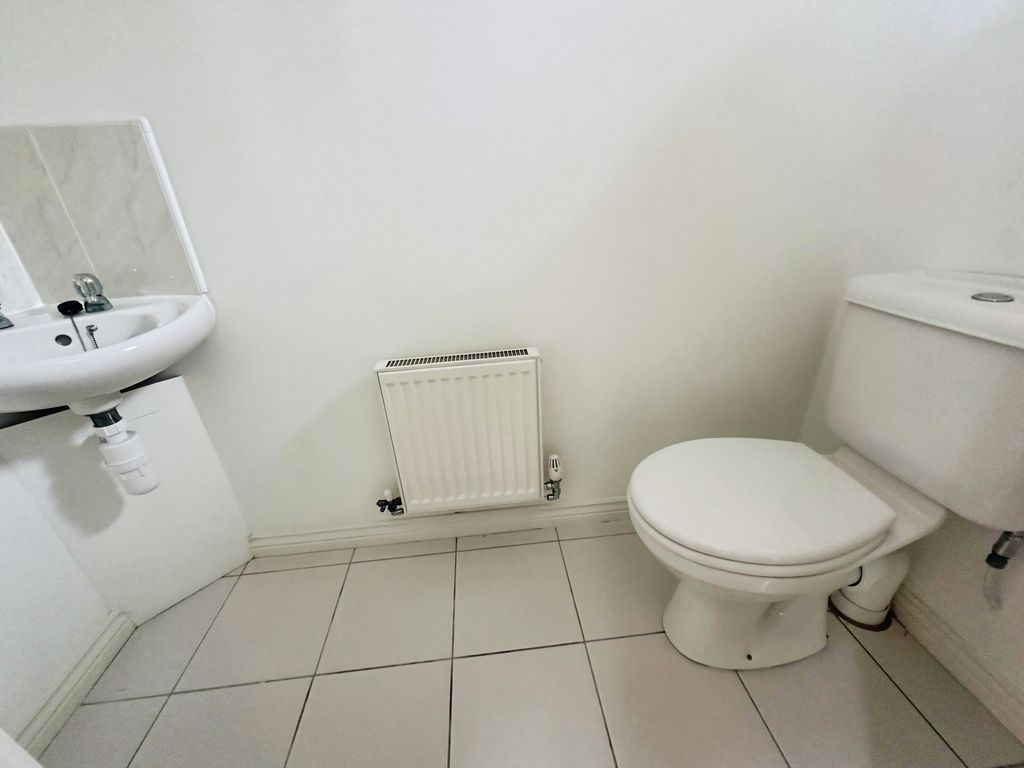 Property photo 3 of 9 Photo 9