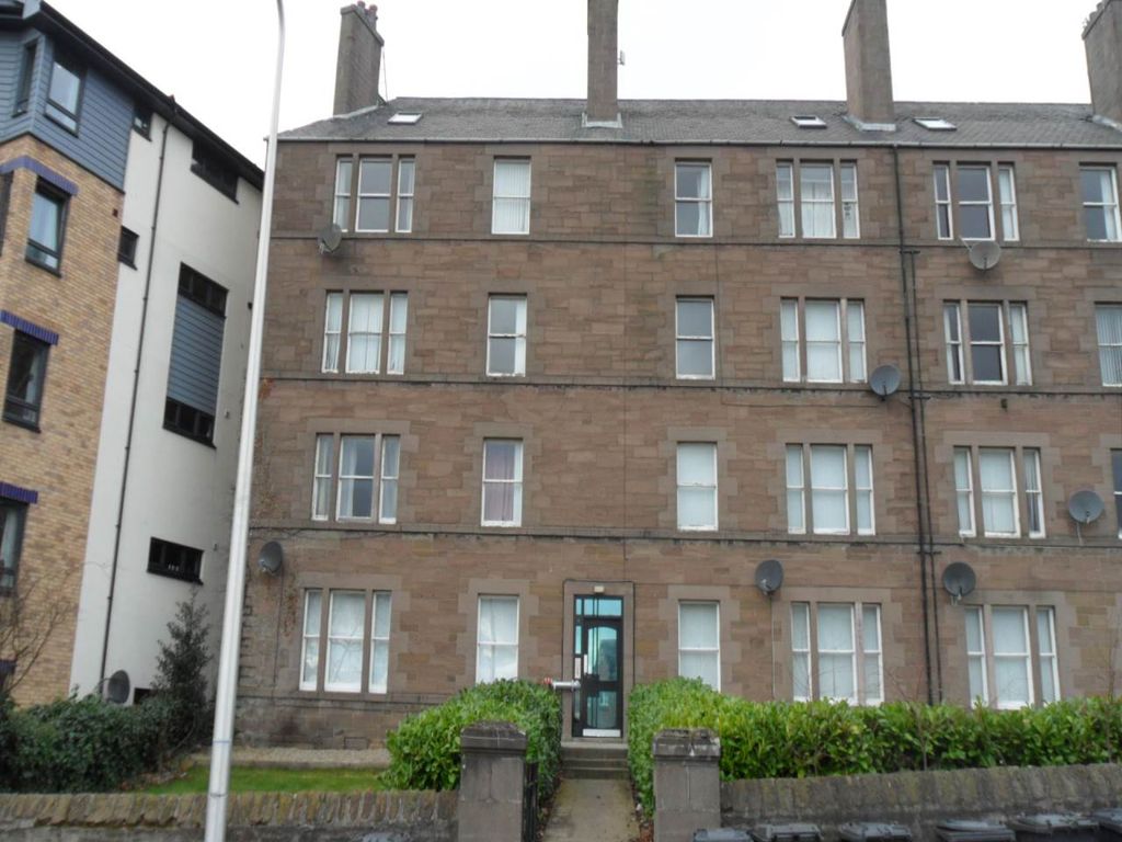 Property photo 1 of 16 7 Roseangle - Street
