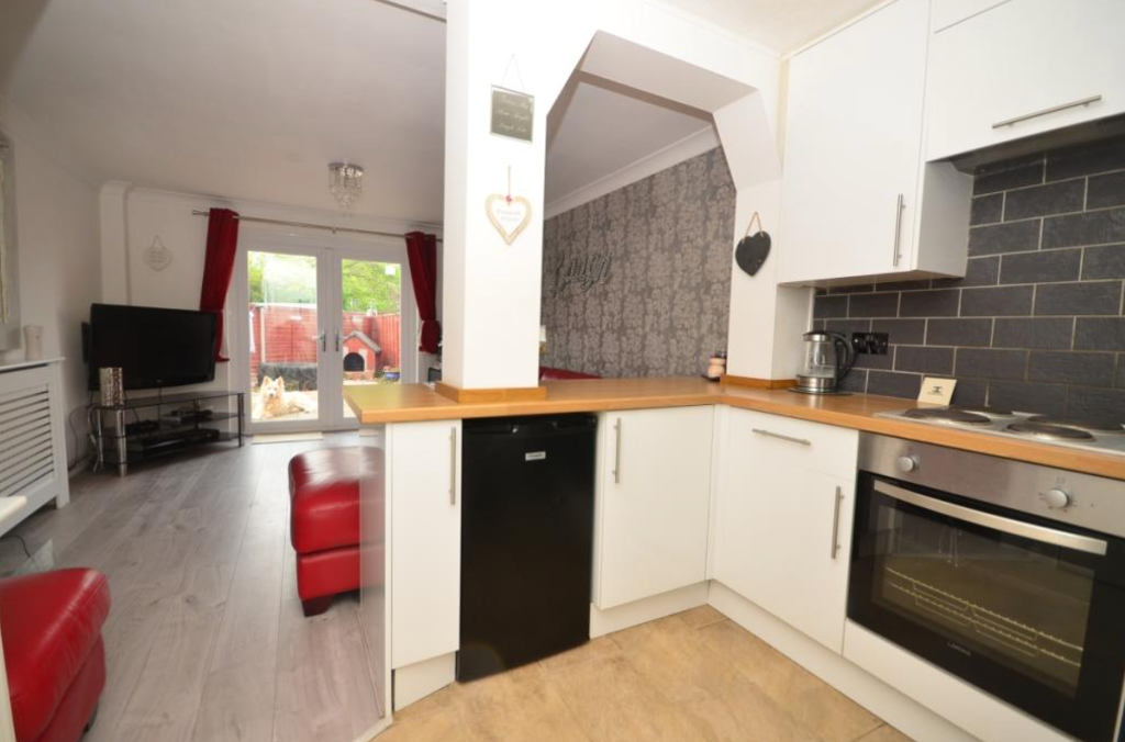 Property photo 3 of 5