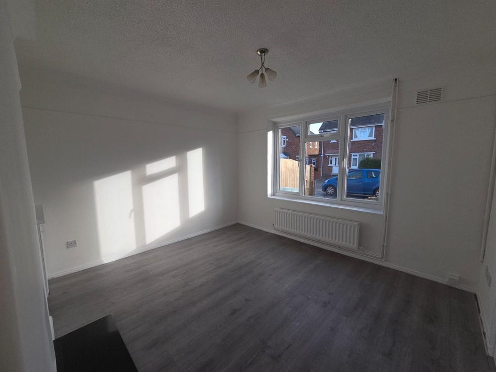 Property photo 3 of 15 Lounge  .Jpeg