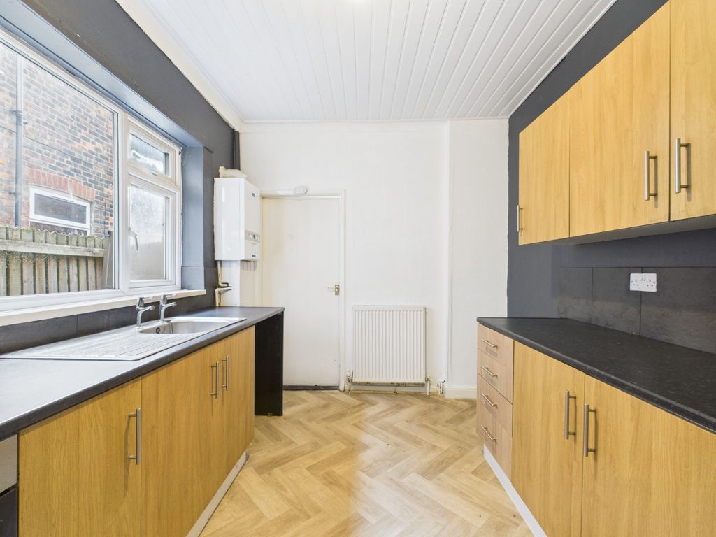 Property photo 2 of 13 4546445