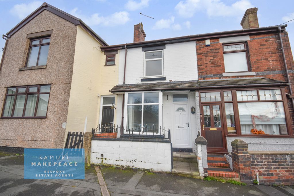 Property photo 1 of 12 Refurbished Three Bedroom Terraced Property
