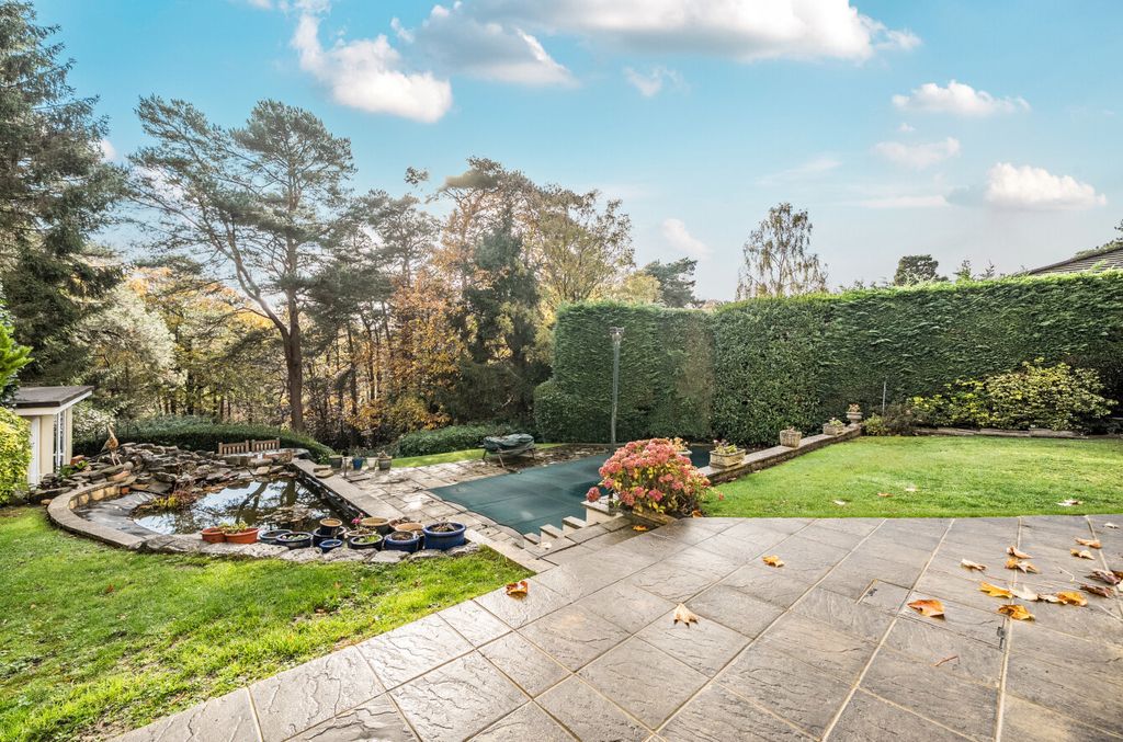 Property photo 3 of 32 1375149-7-690Debc...