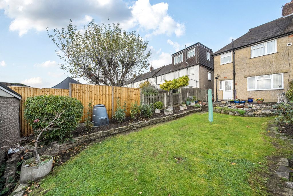 Property photo 2 of 13 Picture No. 17