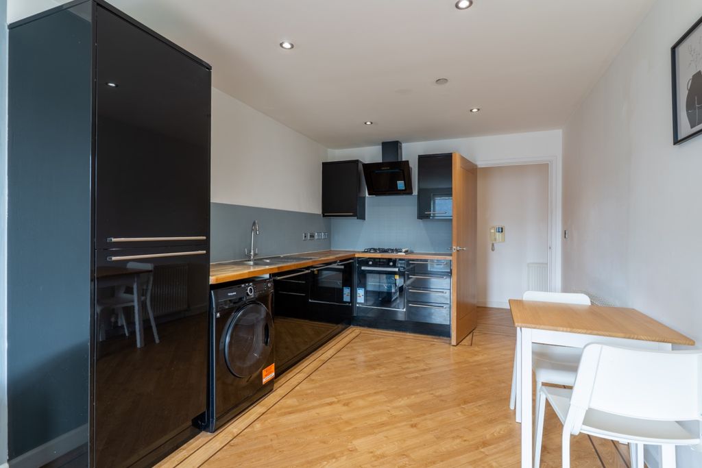 Property photo 2 of 12 5131511
