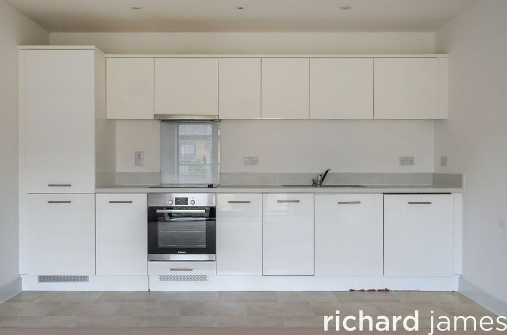 Property photo 2 of 12 147A26B02B2F4224B2041d77461E2E62