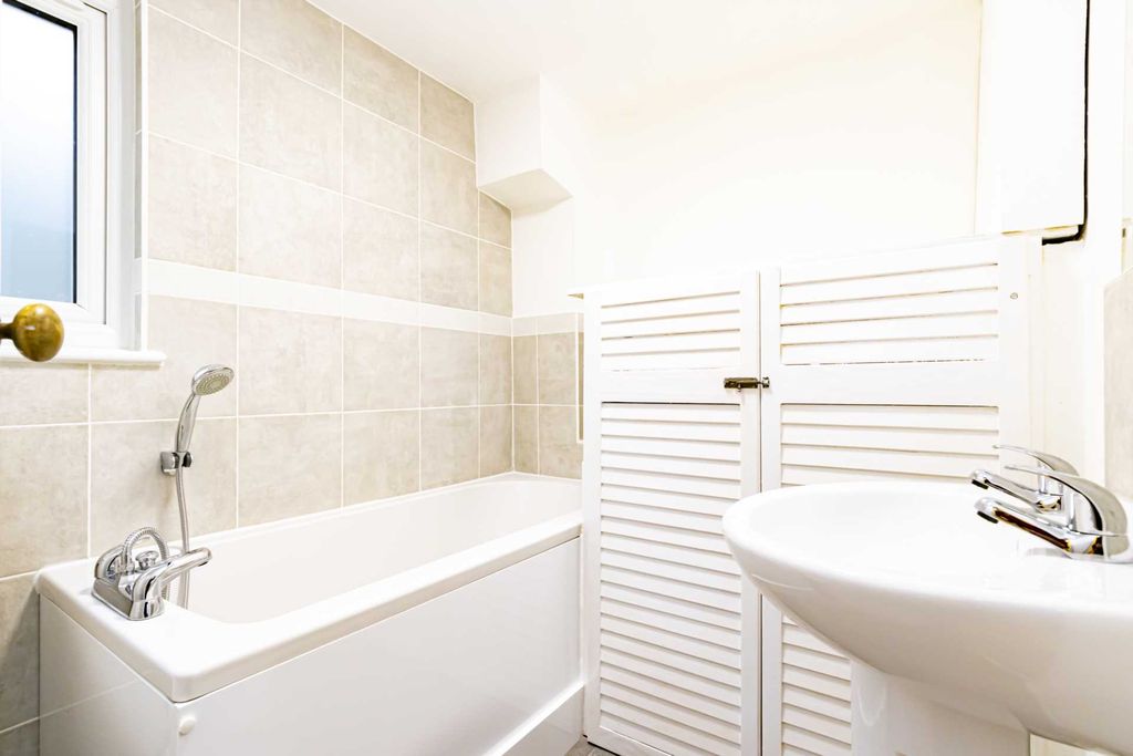 Property photo 3 of 15 Photo