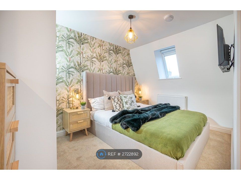 Property photo 1 of 17 Ottoman Bed