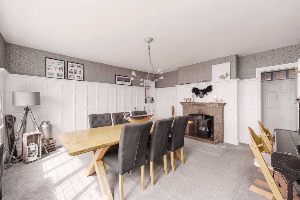 Property photo 3 of 37 Picture No. 30