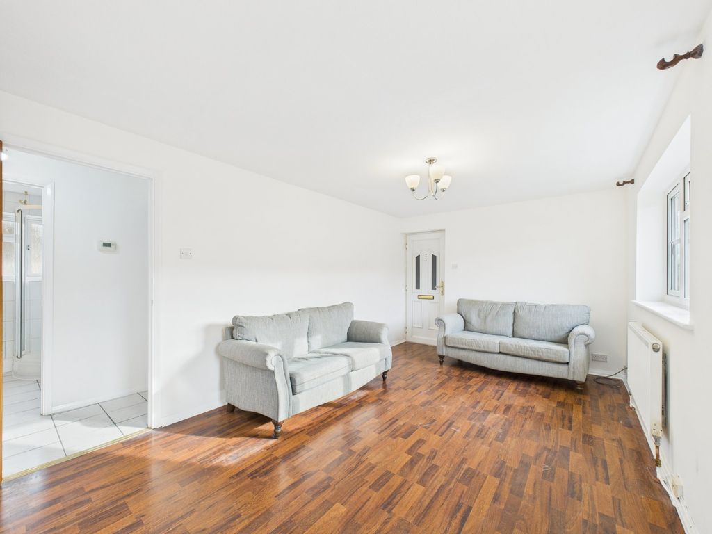 Property photo 3 of 11 Living Room