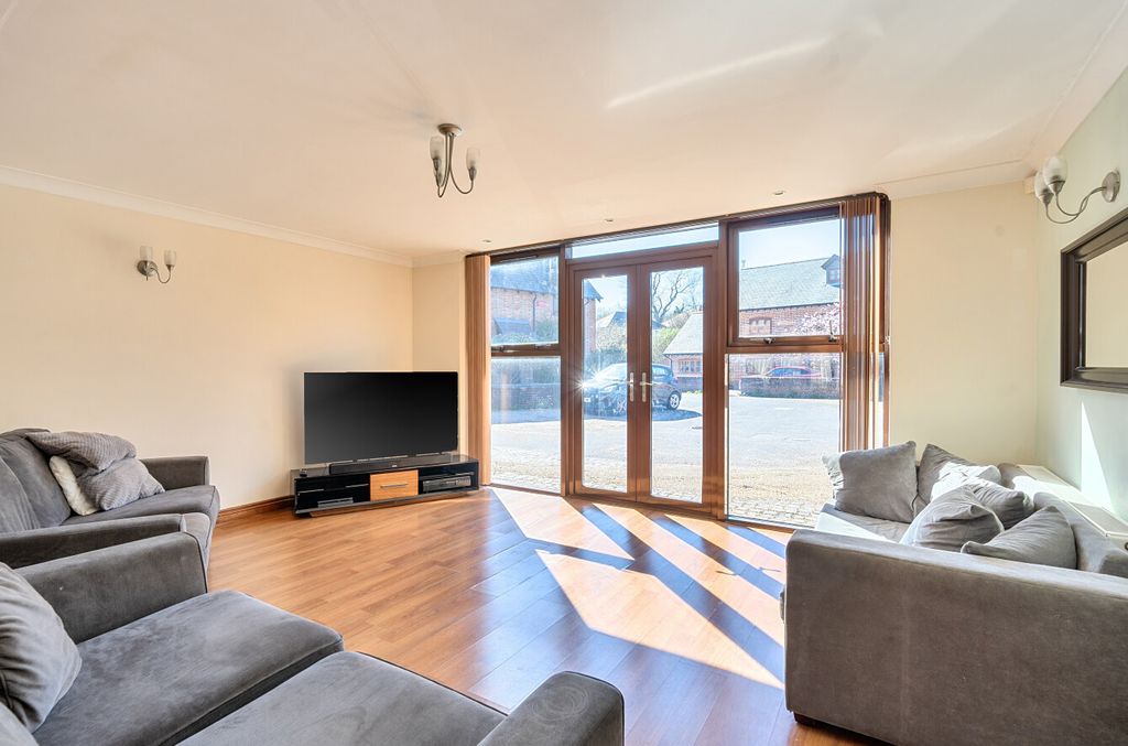 Property photo 2 of 16 1425757-16-69Bab5...