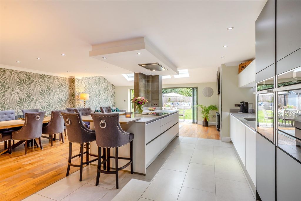 Property photo 2 of 33 8641910-Interior43.Jpg