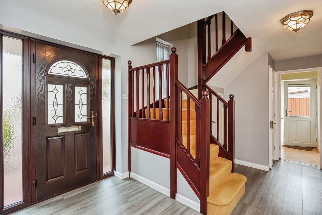 Property photo 3 of 19 Photo