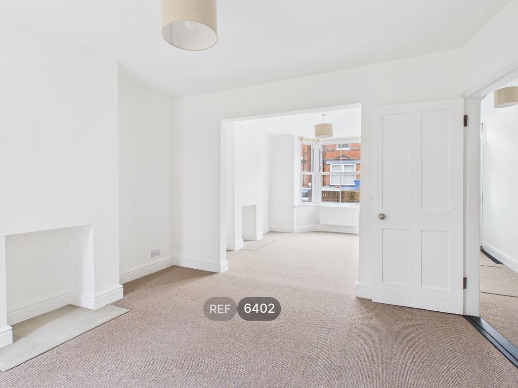 Property photo 3 of 18 Dining Room