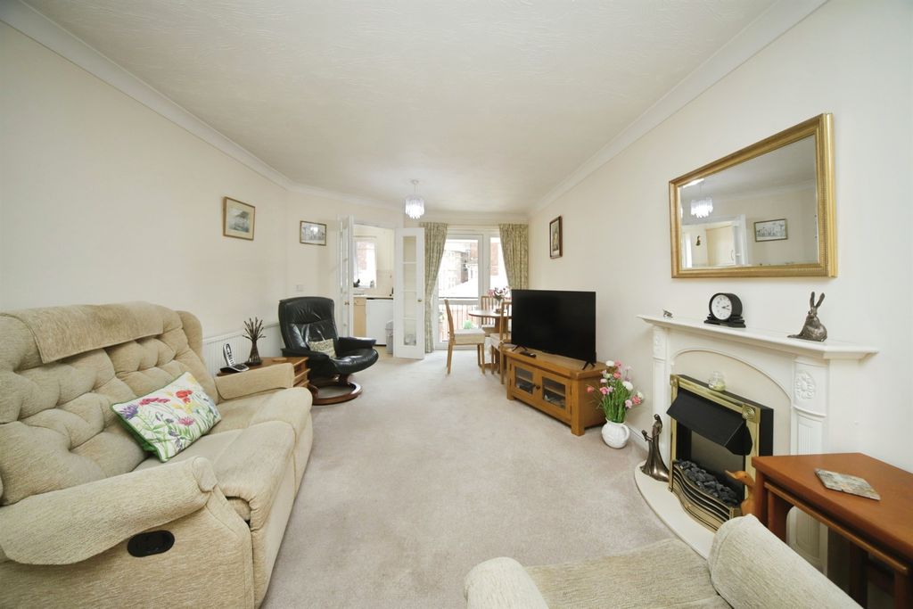 Property photo 3 of 15
