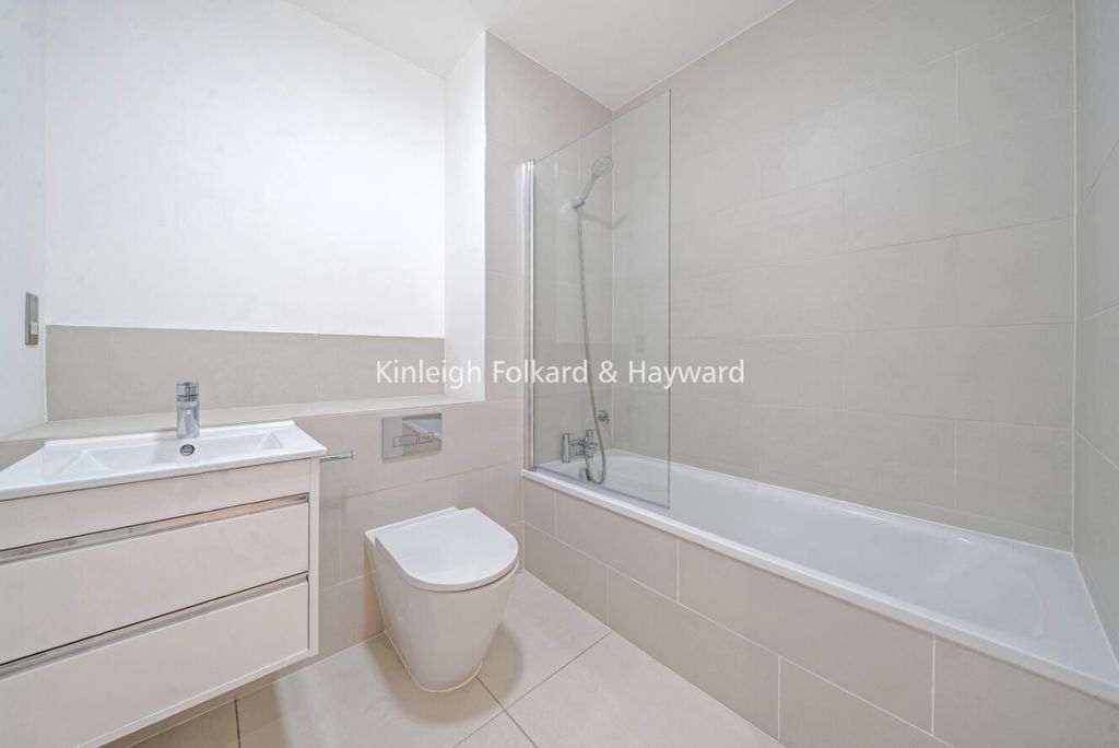 Property photo 3 of 7 B82A6221-634c-41cd-B