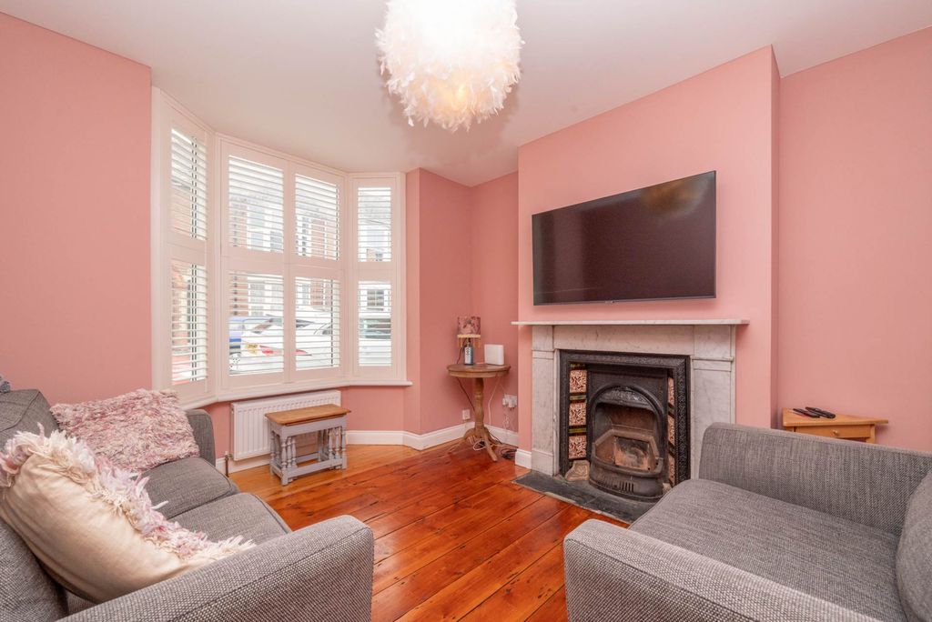 Property photo 2 of 16