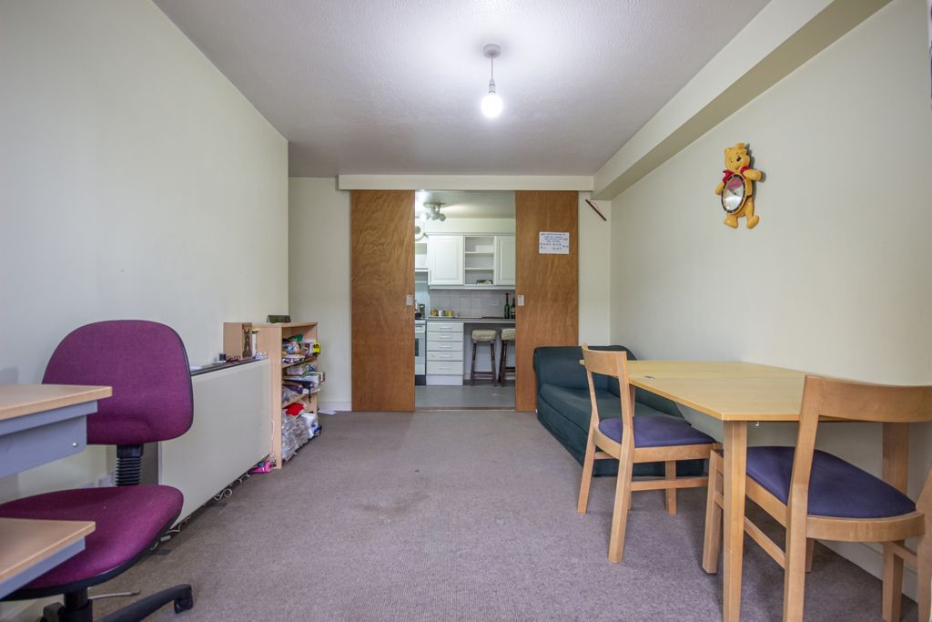 Property photo 3 of 10 2