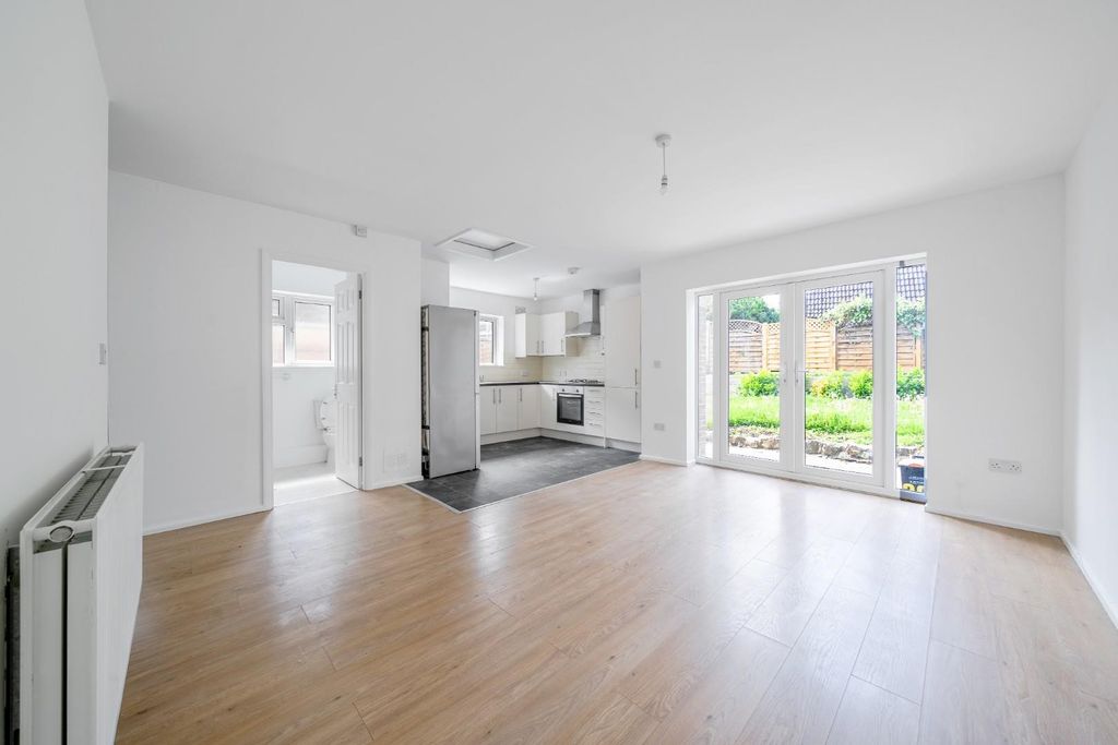 Property photo 2 of 7 7-681Ba5E87B79A-1283316-Arw-7.Jpg