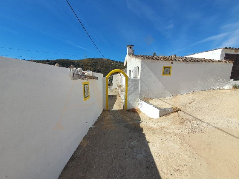 Property photo 1 of 35