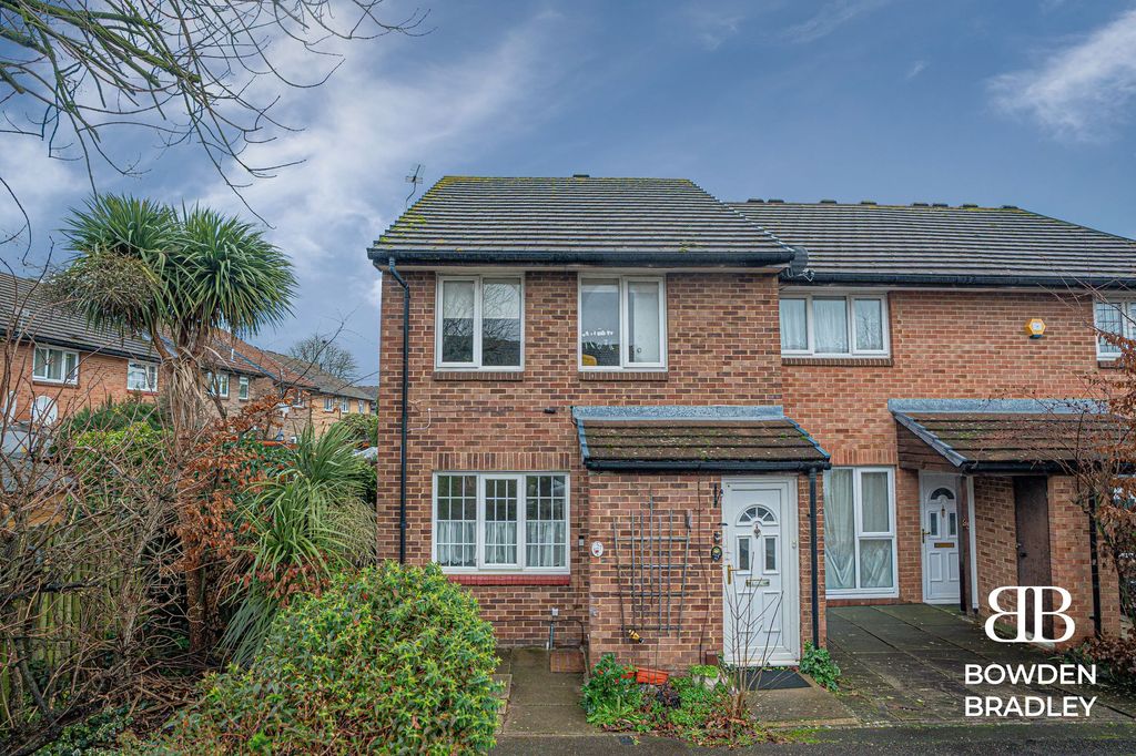 Property photo 1 of 12