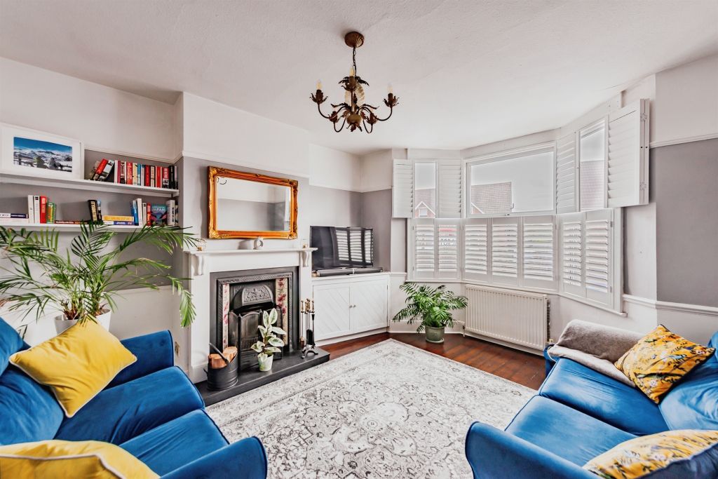 Property photo 1 of 17