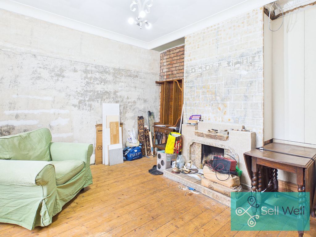 Property photo 3 of 11 Lounge