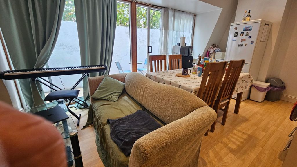 Property photo 2 of 5