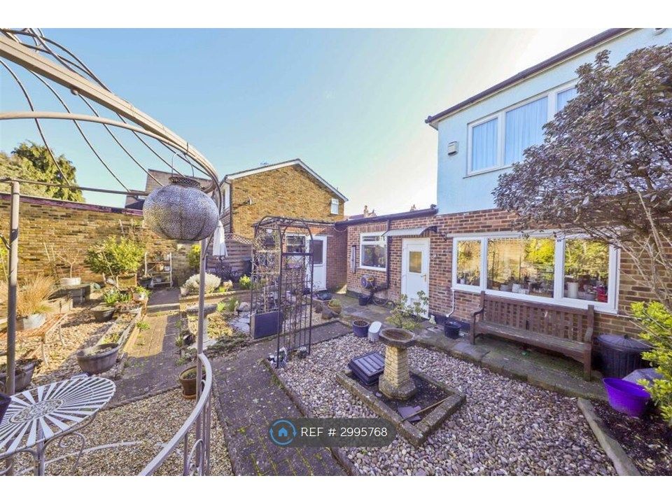 Property photo 3 of 12