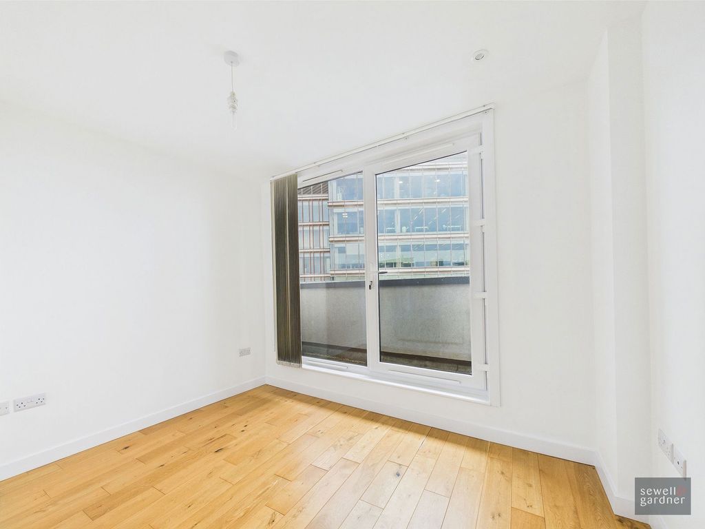 Property photo 3 of 11