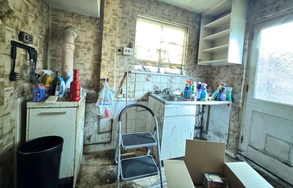 Property photo 2 of 13
