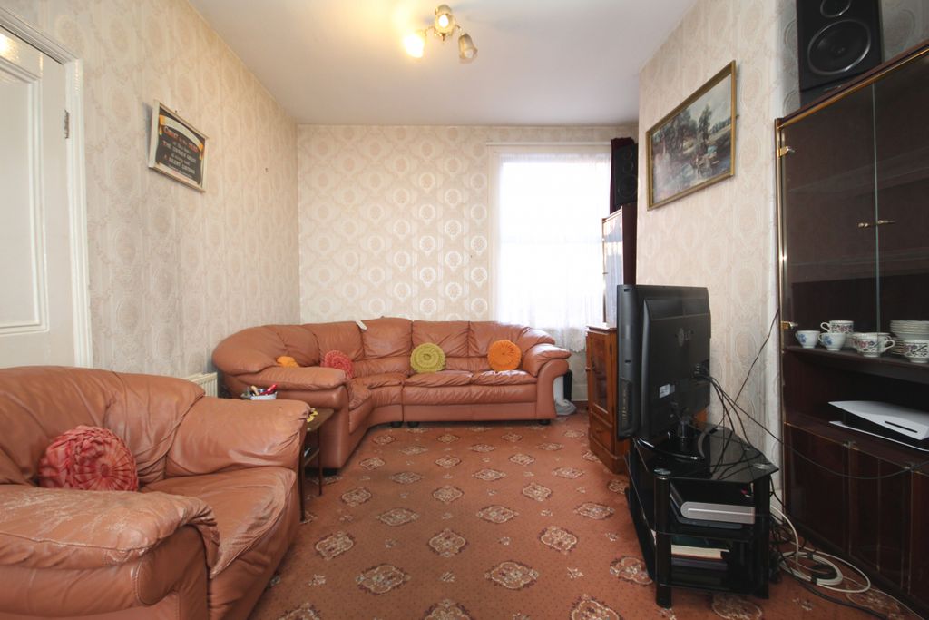 Property photo 3 of 11 Gallery