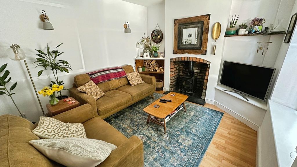 Property photo 2 of 18 Aace97B2-Img_1732.Jpg