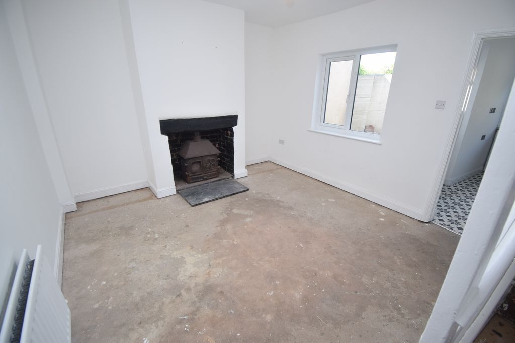 Property photo 3 of 9 Dining Room