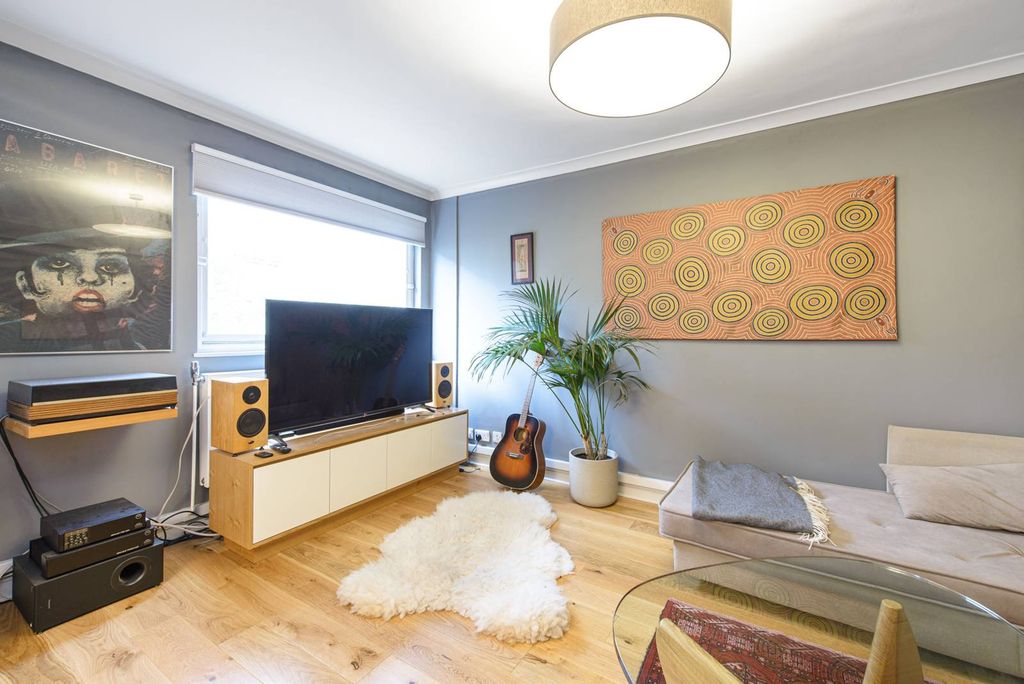 Property photo 3 of 6