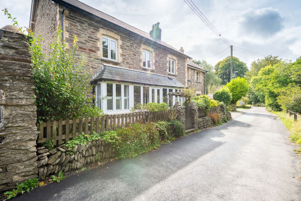 Property photo 1 of 33