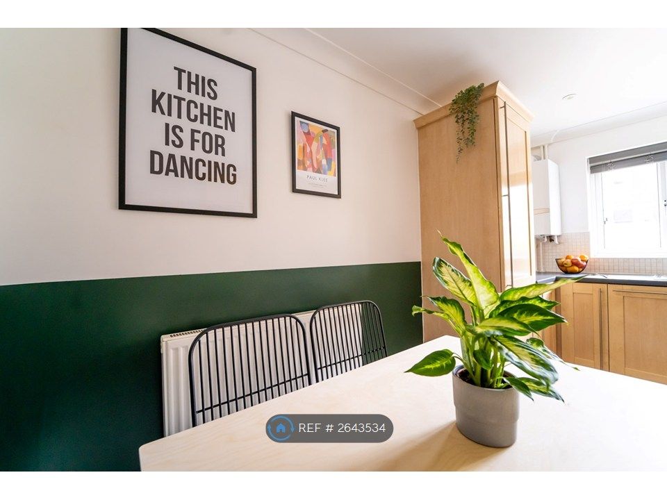 Property photo 2 of 20 Kitchen