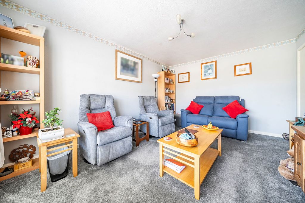 Property photo 3 of 17