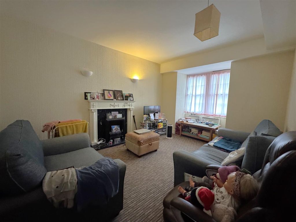 Property photo 3 of 9 3.Jpeg