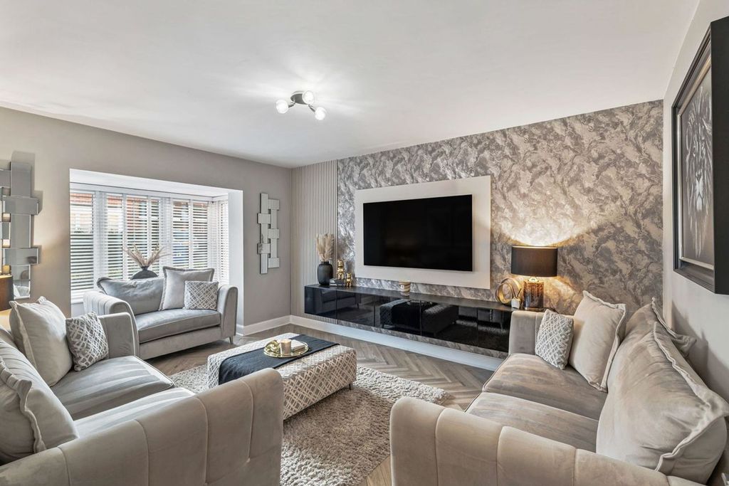 Property photo 2 of 26 Lounge