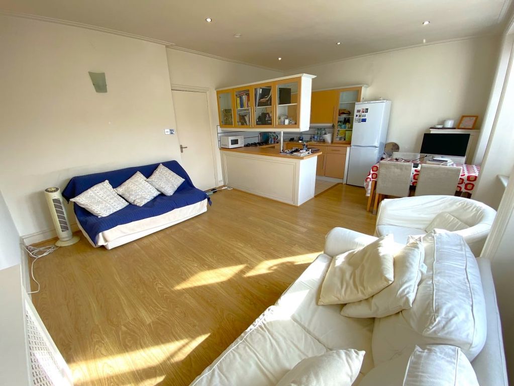 Property photo 3 of 9