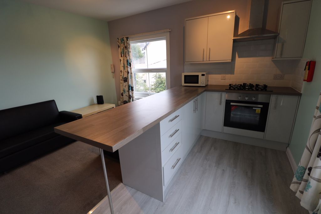 Property photo 2 of 6 Lounge/Kitchen