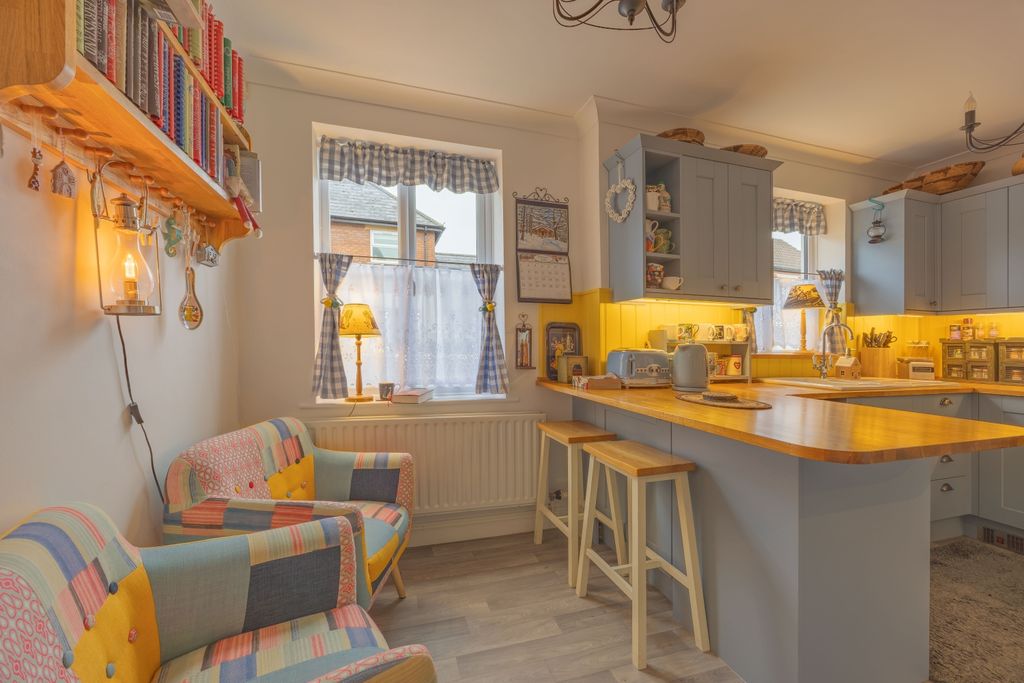 Property photo 3 of 32 Ewemovetaunton New Graham Way (5)