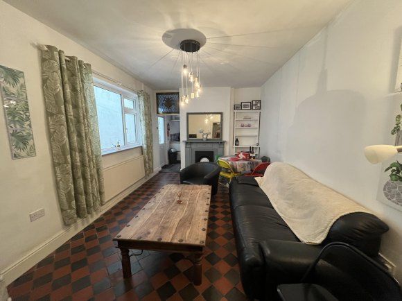 Property photo 1 of 13 Lounge Green.Jpg